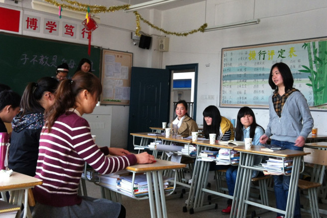 合肥幼师博雅思辩社与安职举行友谊辩论赛