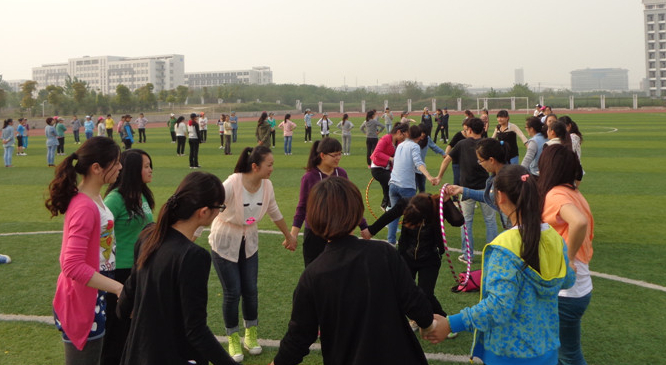 社团联合会开展理论学习及户外拓展训练